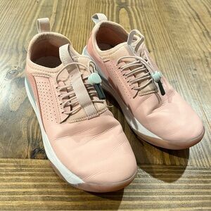Clove Pink Up Nursing Shoes Women Comfort Sneakers, Size 8.5